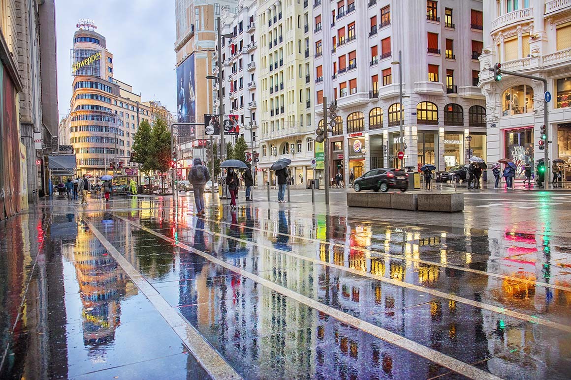 Fotografía artística de la Gran Vía de Madrid, autor Javier Aranburu