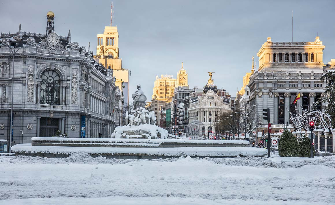Plaza de Cibeles nevada